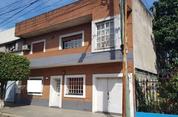 Casa · 192m² · 7 Ambientes · 2 Cocheras