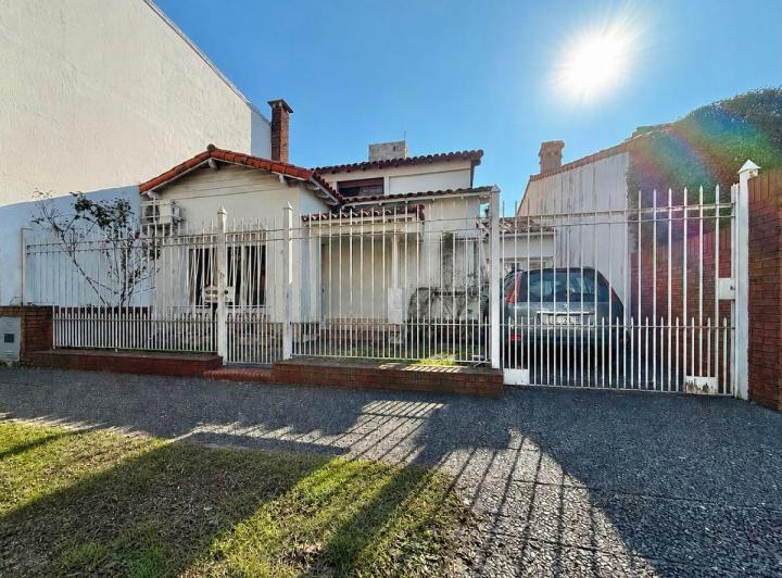Casa · 140m² · 5 Ambientes · 2 Cocheras