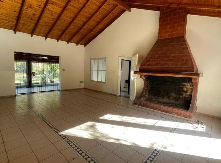 Casa · 222m² · 6 Ambientes · 5 Cocheras