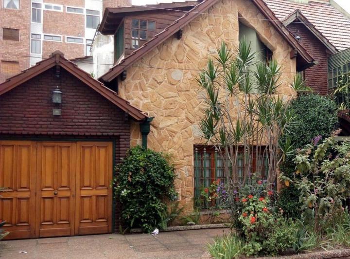 Casa · 394m² · 5 Ambientes · 2 Cocheras
