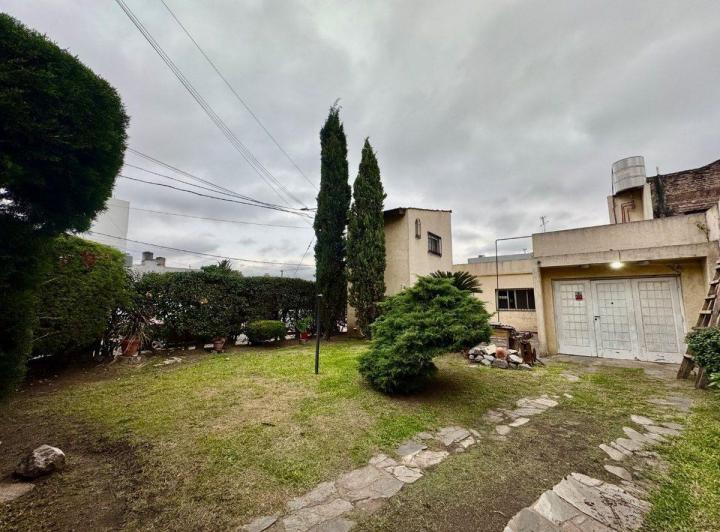 Casa · 160m² · 4 Ambientes · 1 Cochera