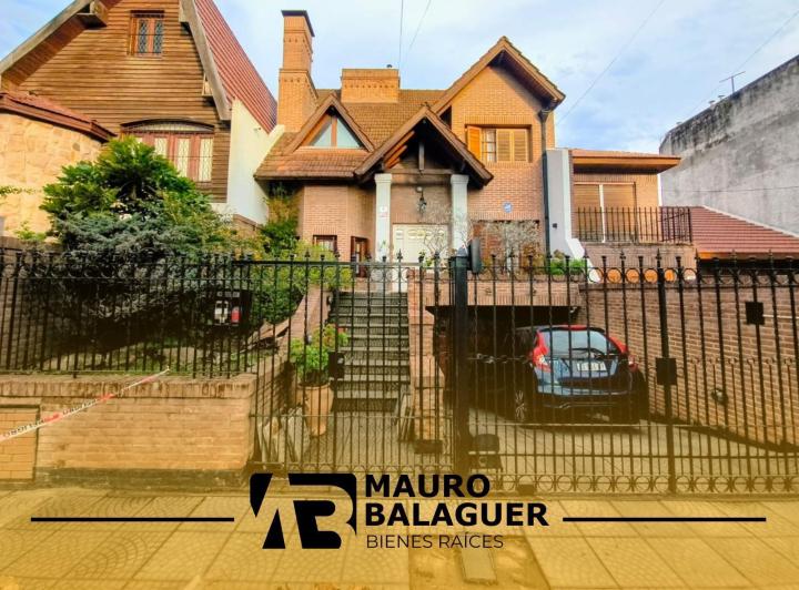 Casa · 430m² · 5 Ambientes · 4 Cocheras