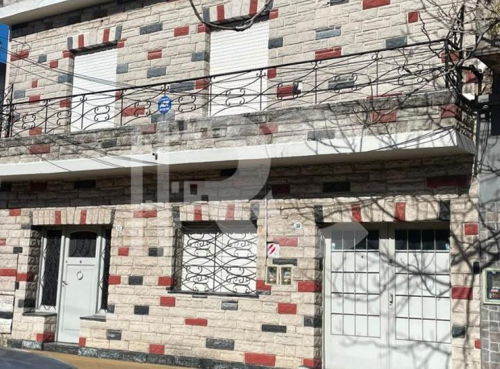 Casa · 148m² · 5 Ambientes · 1 Cochera
