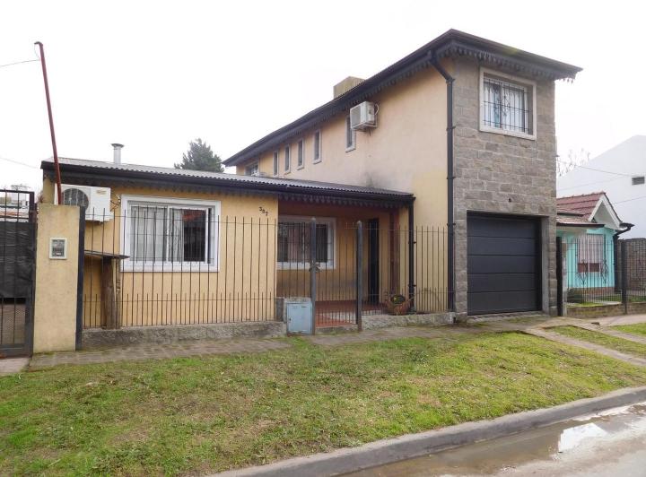 Casa · 160m² · 4 Ambientes · 1 Cochera