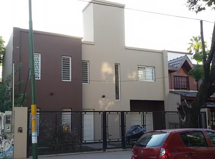 Casa · 160m² · 4 Ambientes · 1 Cochera