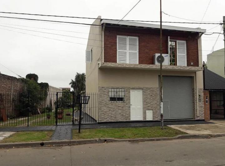 Casa · 120m² · 4 Ambientes · 1 Cochera