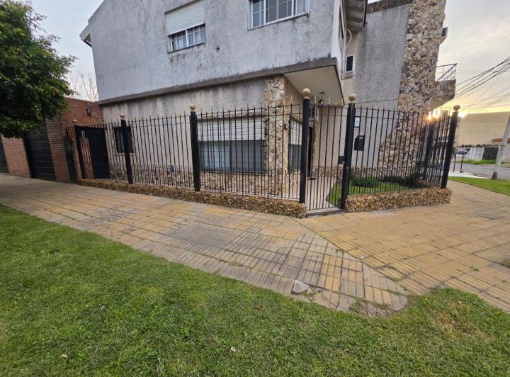 Casa · 100m² · 3 Ambientes · 1 Cochera