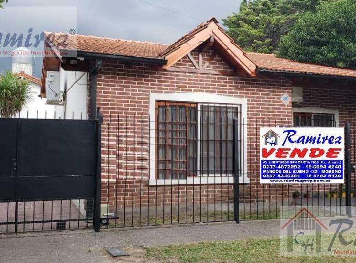 Casa · 70m² · 3 Ambientes · 2 Cocheras