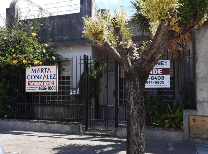 Casa · 100m² · 3 Ambientes · 2 Cocheras