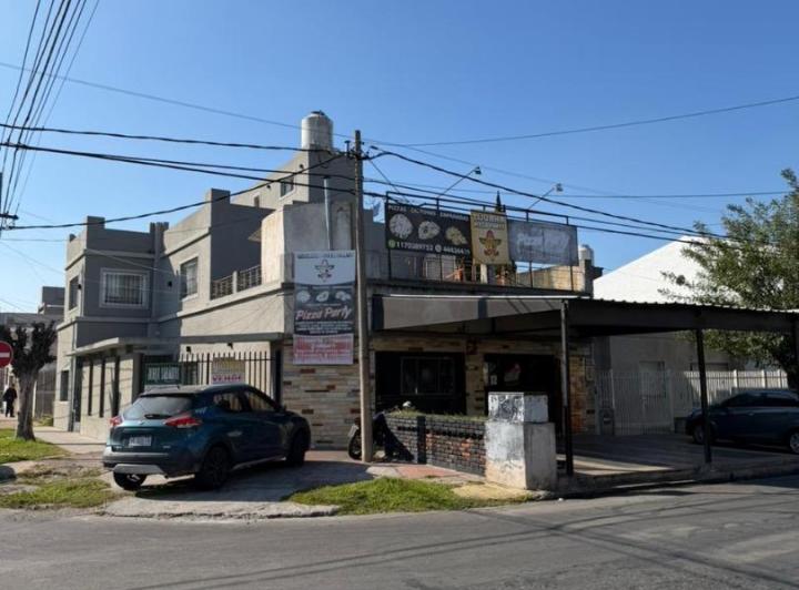 Casa · 160m² · 4 Ambientes · 2 Cocheras