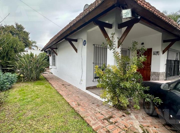 Casa · 140m² · 3 Ambientes · 1 Cochera