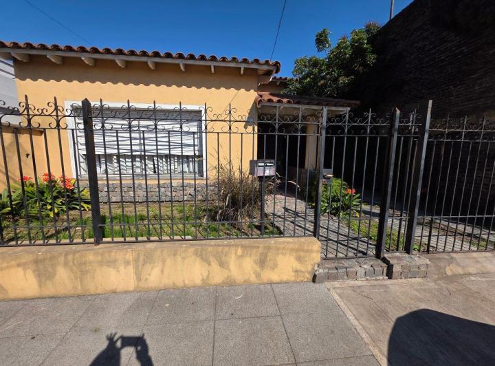 Casa · 105m² · 4 Ambientes · 2 Cocheras