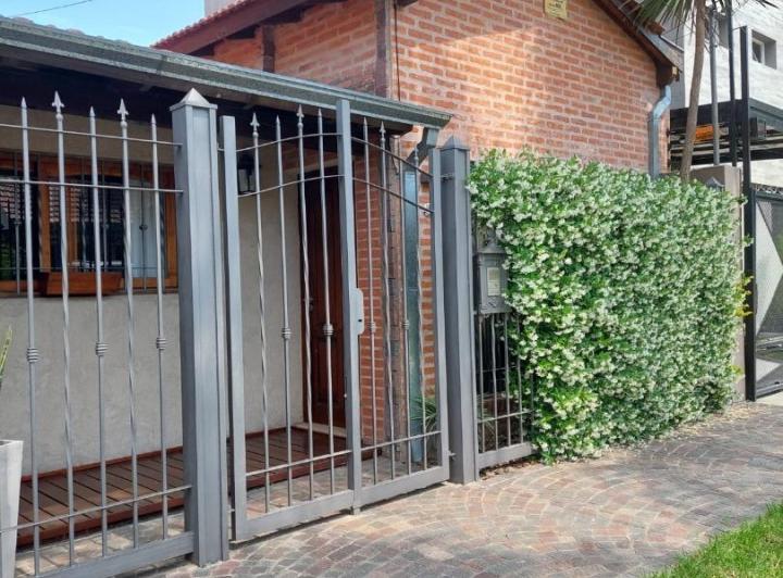 Casa · 100m² · 4 Ambientes · 1 Cochera