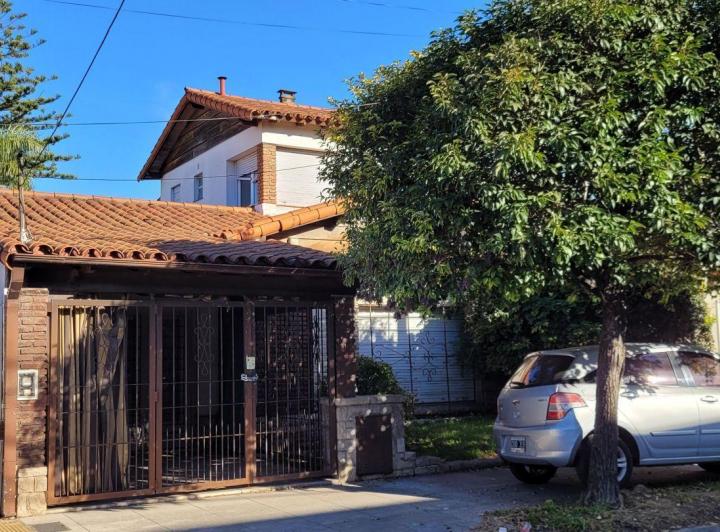 Casa · 181m² · 5 Ambientes · 2 Cocheras