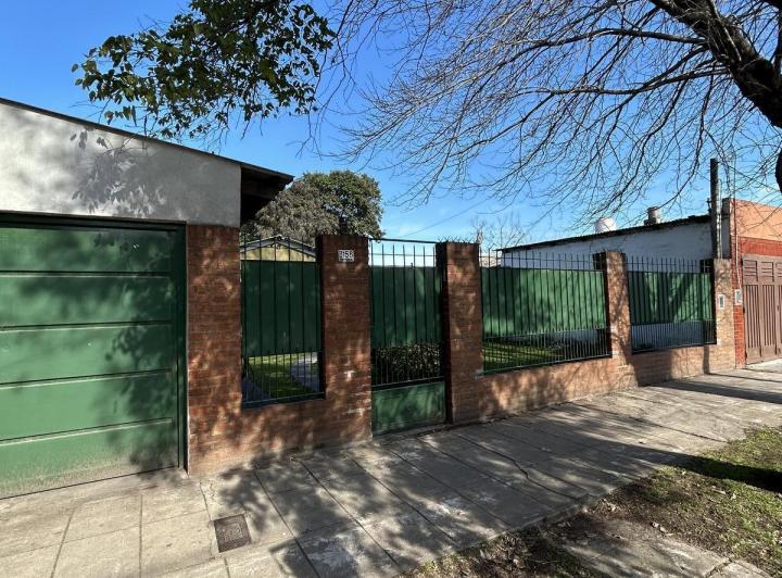 Casa · 124m² · 4 Ambientes · 2 Cocheras