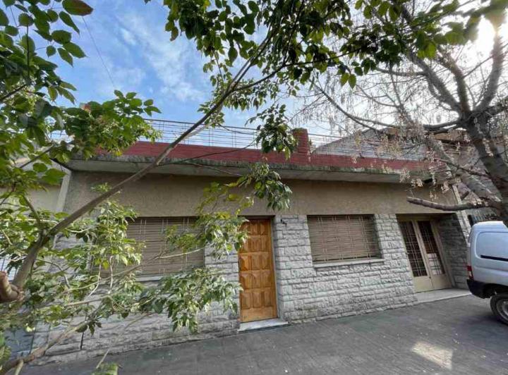 Casa · 190m² · 6 Ambientes