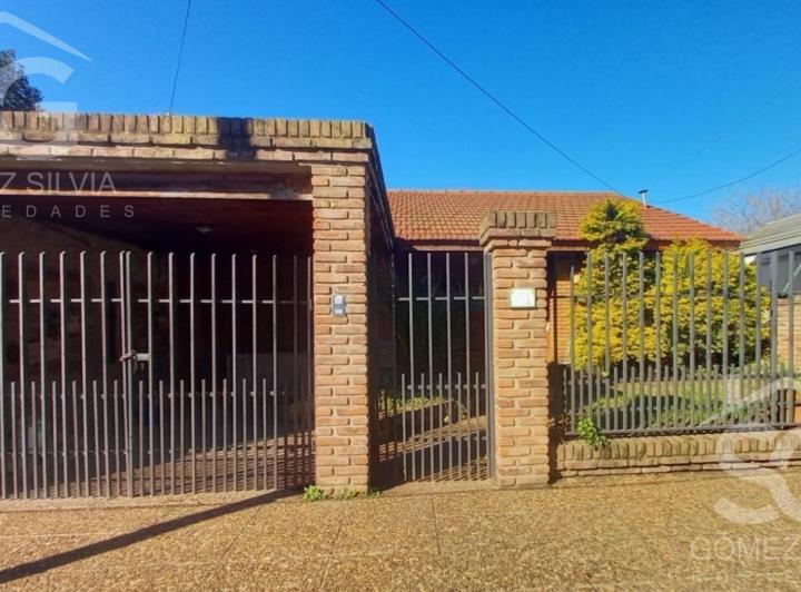 Casa · 300m² · 4 Ambientes · 1 Cochera