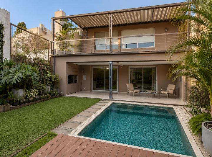 Casa · 180m² · 4 Ambientes · 1 Cochera