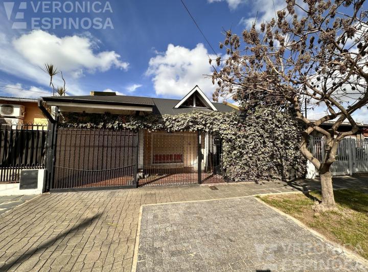 Casa · 120m² · 3 Ambientes · 2 Cocheras
