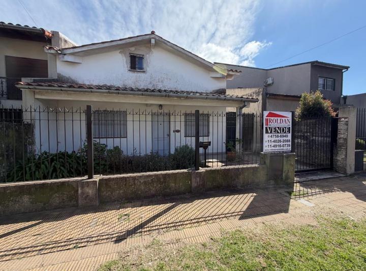Casa · 120m² · 5 Ambientes · 3 Cocheras