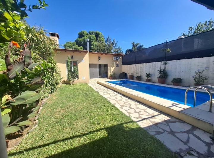 Casa · 150m² · 3 Ambientes · 2 Cocheras