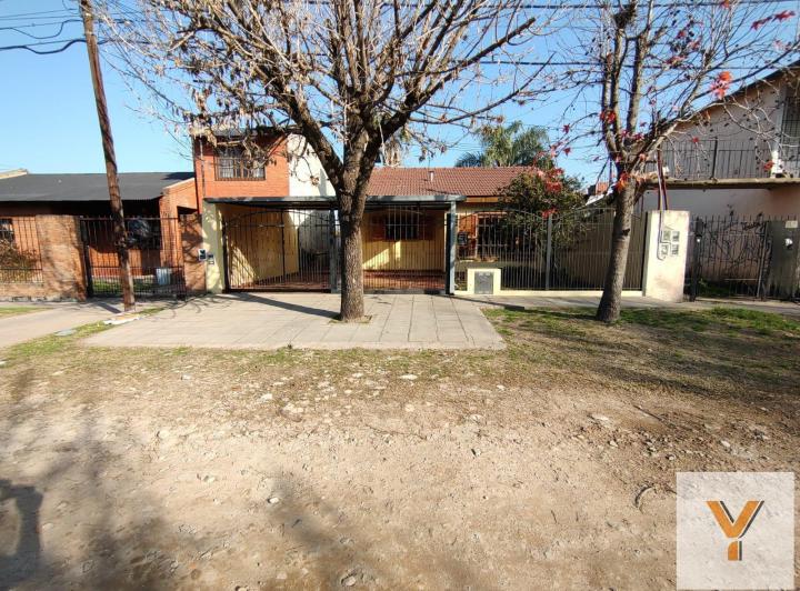 Casa · 105m² · 4 Ambientes · 2 Cocheras