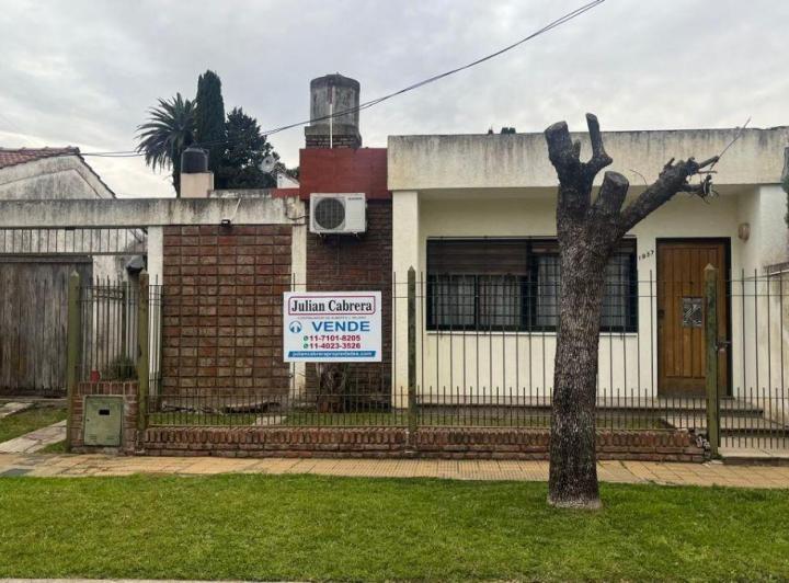 Casa · 80m² · 3 Ambientes · 2 Cocheras