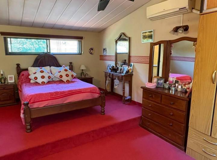 Casa · 144m² · 5 Ambientes · 1 Cochera