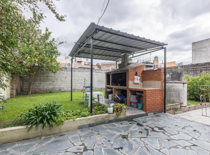 Casa · 427m² · 11 Ambientes · 2 Cocheras