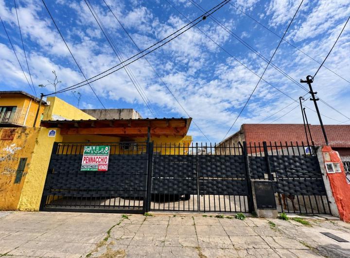 Casa · 100m² · 5 Ambientes · 7 Cocheras