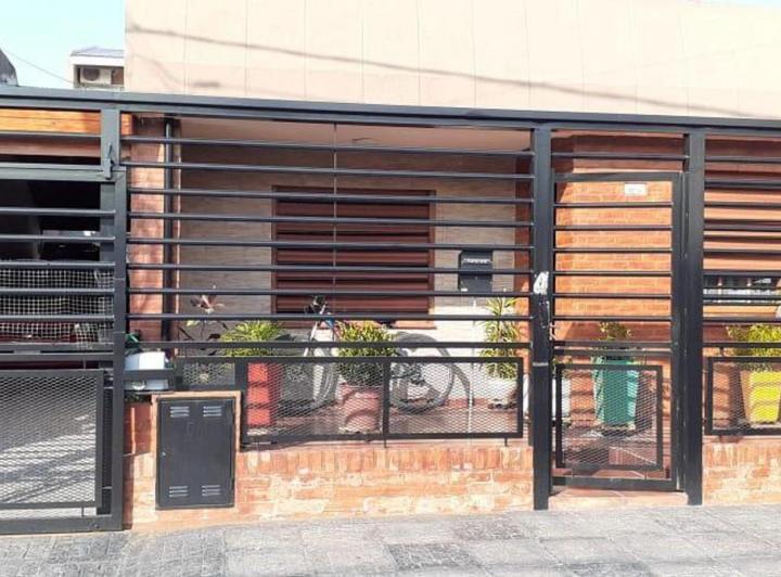 Casa · 340m² · 5 Ambientes · 1 Cochera