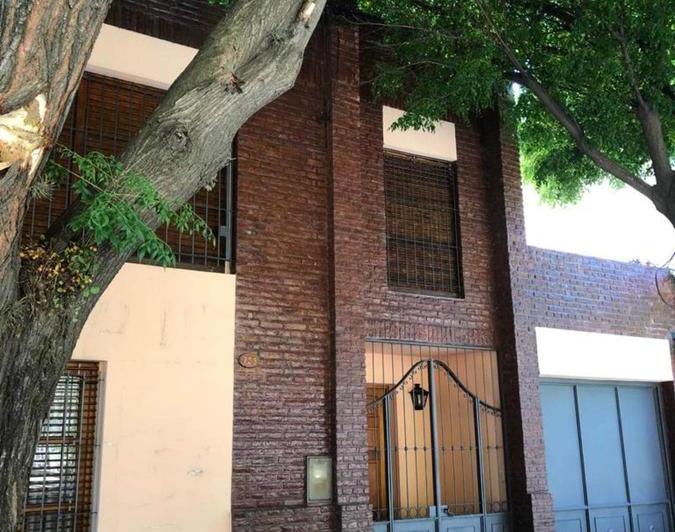 Casa · 260m² · 3 Ambientes · 1 Cochera