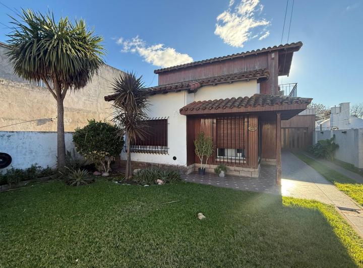 Casa · 100m² · 3 Ambientes · 1 Cochera