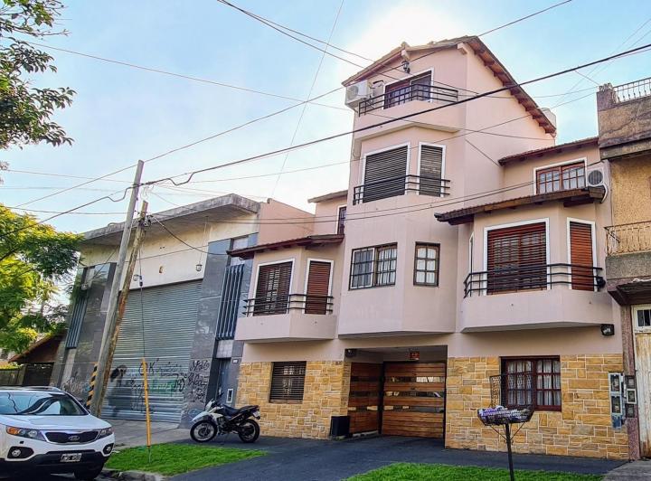 Casa · 98m² · 4 Ambientes · 1 Cochera