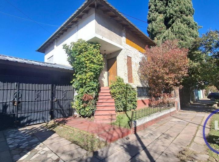 Casa · 137m² · 5 Ambientes · 2 Cocheras