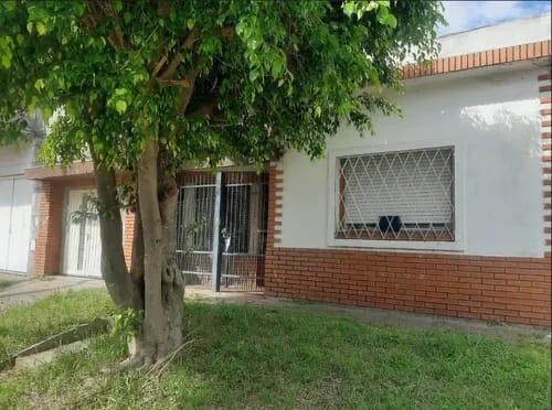 Casa · 200m² · 4 Ambientes · 1 Cochera