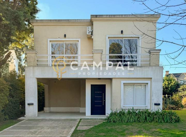 Casa · 210m² · 4 Ambientes