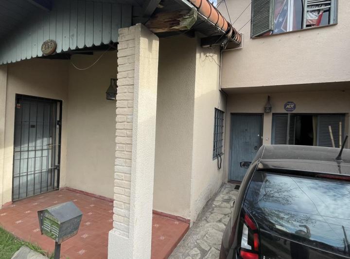 Casa · 230m² · 7 Ambientes · 1 Cochera