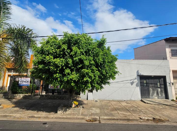Casa · 90m² · 3 Ambientes · 1 Cochera