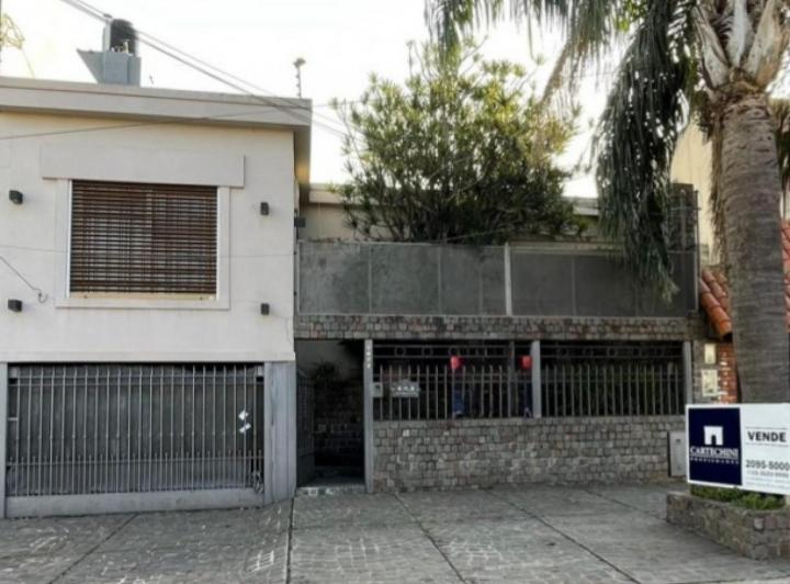 Casa · 250m² · 5 Ambientes · 1 Cochera