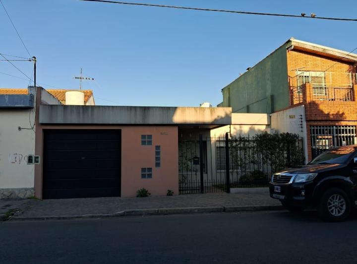 Casa · 140m² · 3 Ambientes · 2 Cocheras