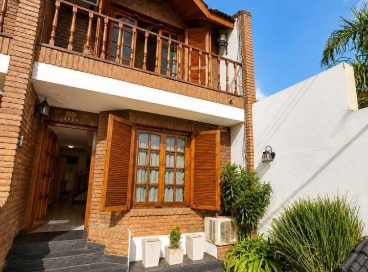 Casa · 160m² · 4 Ambientes · 1 Cochera