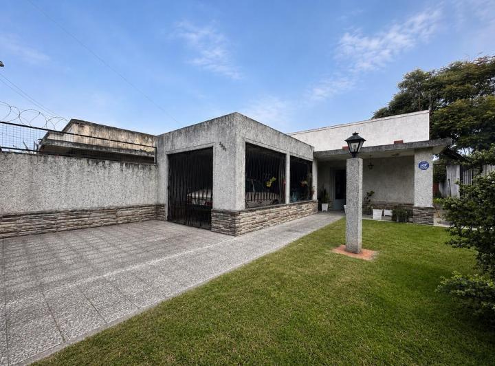 Casa · 330m² · 4 Ambientes
