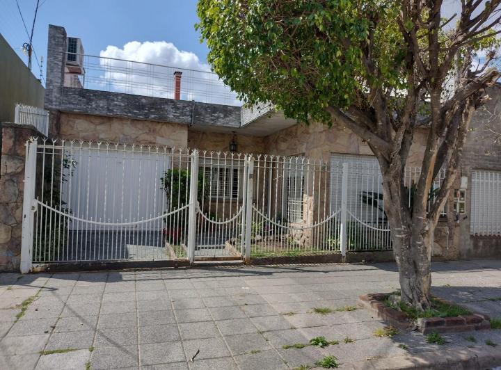 Casa · 81m² · 3 Ambientes · 1 Cochera