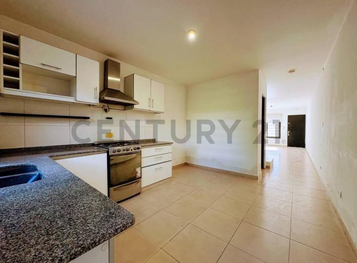 Casa · 85m² · 3 Ambientes · 2 Cocheras