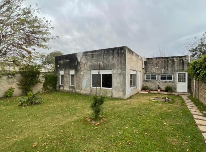 Casa · 90m² · 3 Ambientes · 3 Cocheras