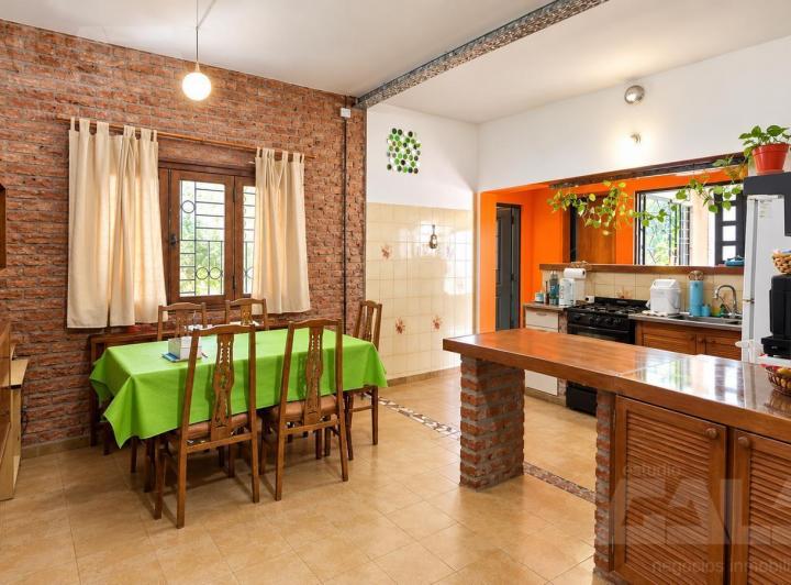 Casa · 299m² · 5 Ambientes · 1 Cochera