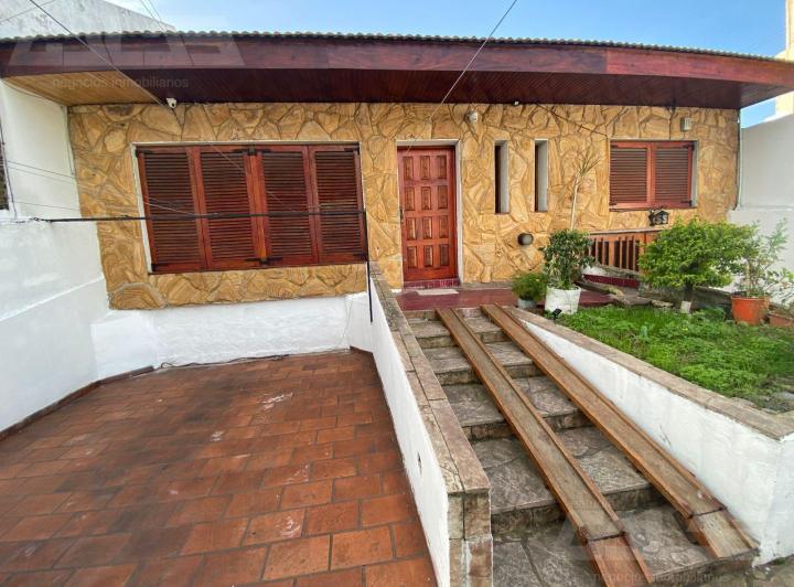 Casa · 170m² · 4 Ambientes · 3 Cocheras