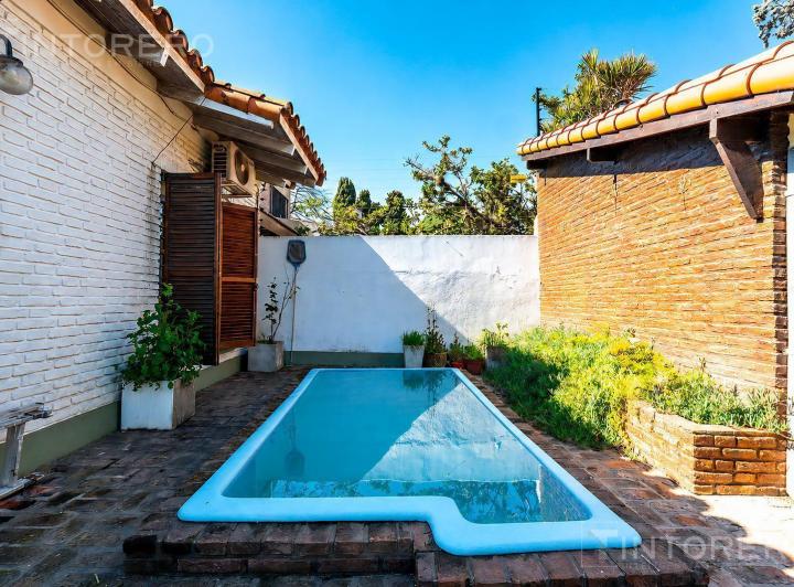 Casa · 231m² · 5 Ambientes · 2 Cocheras