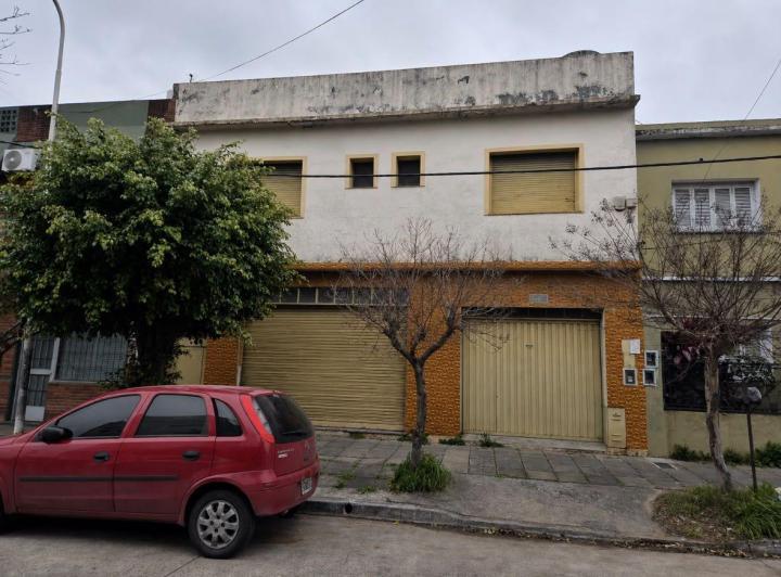 Casa · 100m² · 4 Ambientes · 3 Cocheras